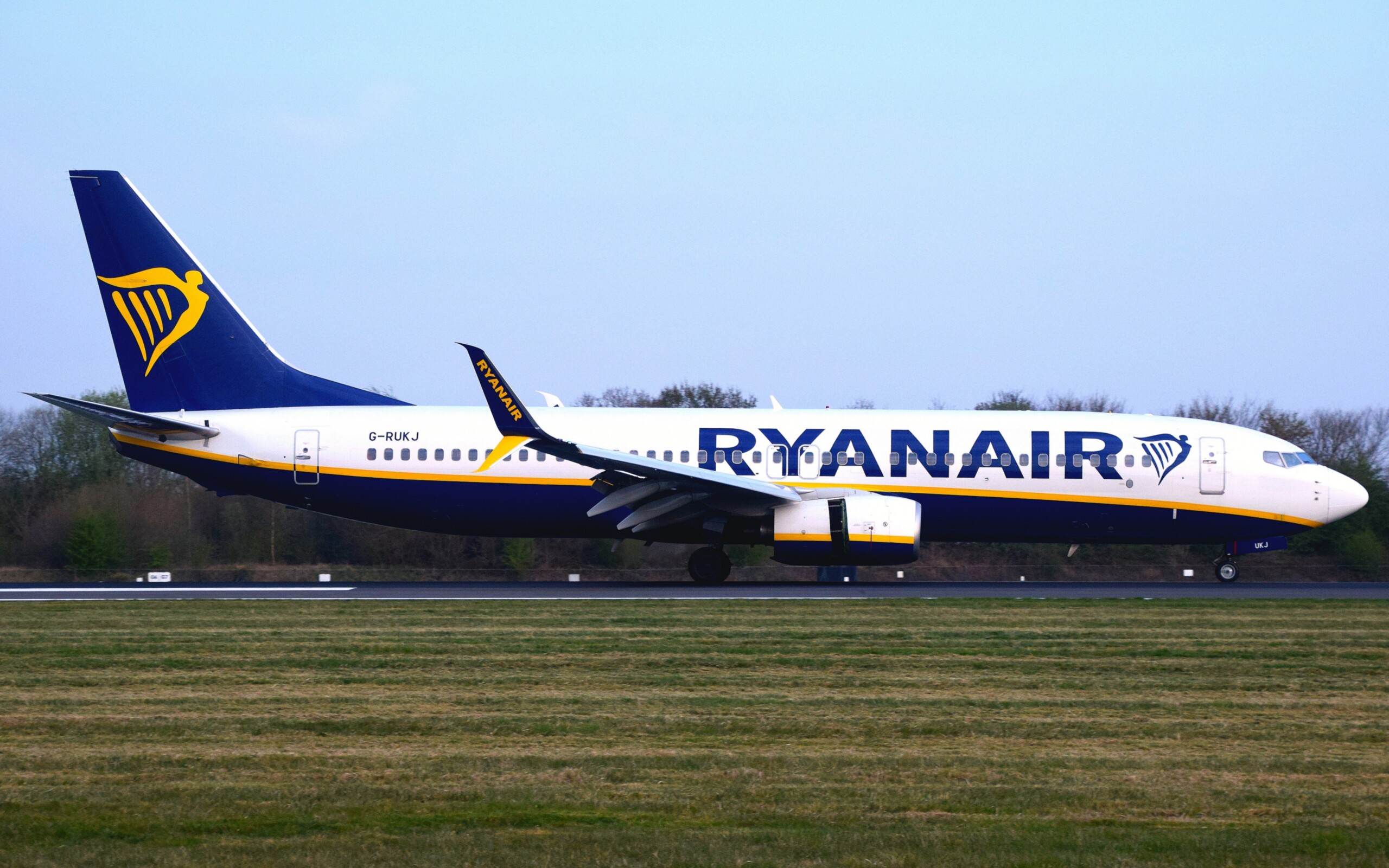 Ryanair UK Boeing 737-800 aircraft, illustrating a focused low-fares operating strategy